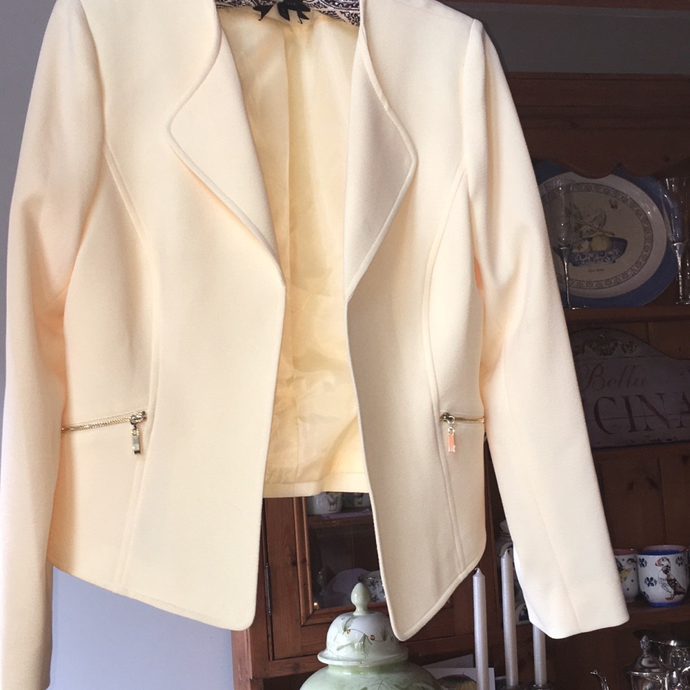 Yellow jacket